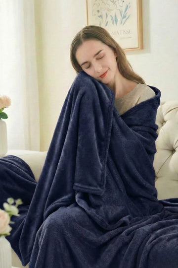 Soft and Cozy GREEN Fleece Throw Blanket for Ultimate Comfort